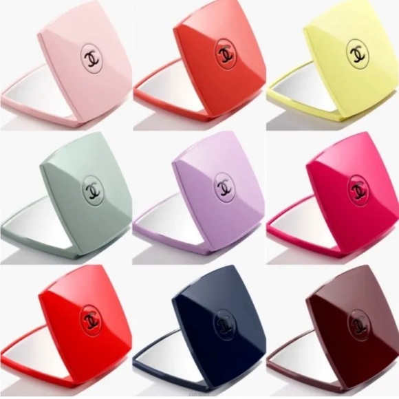 CHANEL DUAL COMPACT MIRROR - LIMITED STOCK PURPLE WITH BOX/VELVET DUSTBAG - Picture 12 of 16